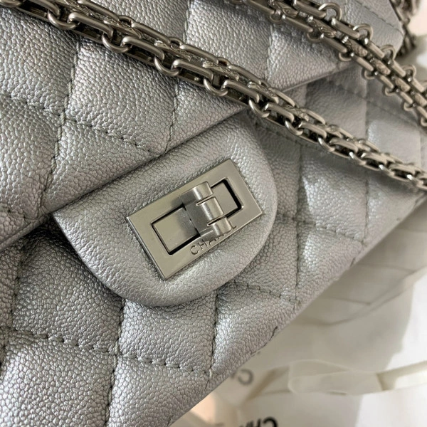 Popular CHANEL FLAP BAG 606 - Image 4