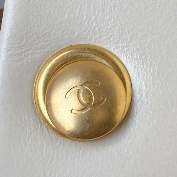 CHANEL FLAP BAG Affordable 521 - Image 8