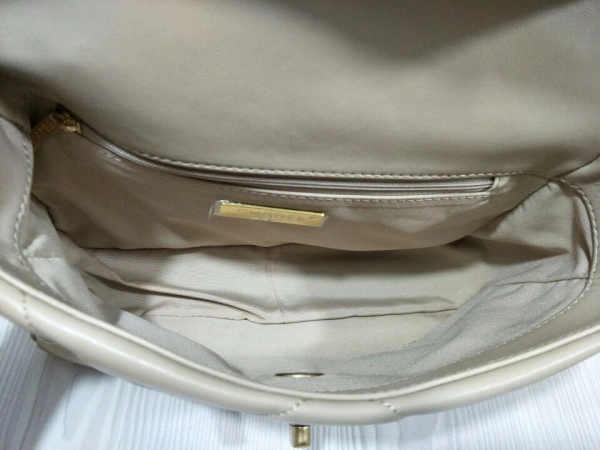 Popular CHANEL 19 FLAP BAG 112 - Image 11