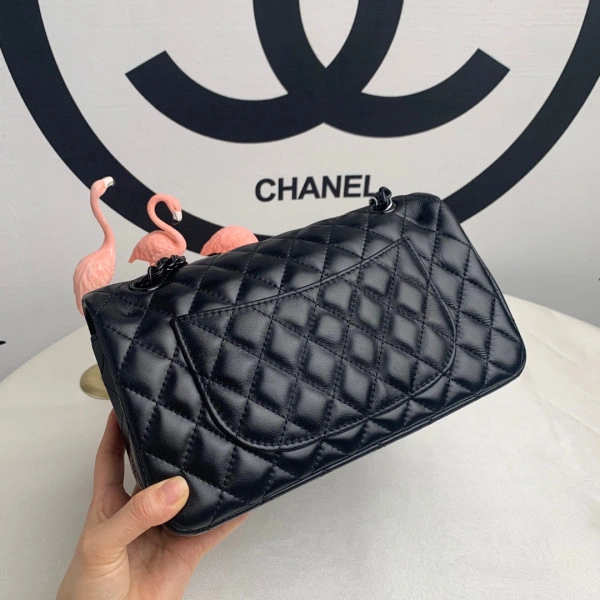 Comfortable CHANEL FLAP BAG 400 - Image 12
