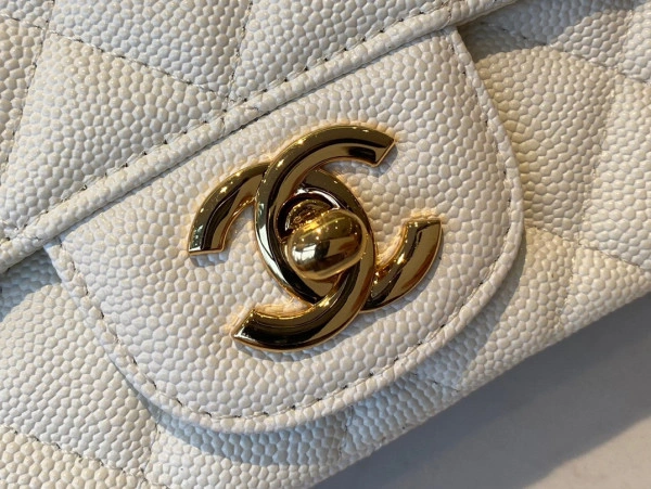 StreetReady CHANEL FLAP BAG 20CM 621 - Image 4
