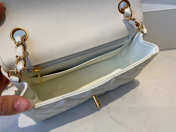 StreetReady CHANEL FLAP BAG 20CM 621 - Image 9