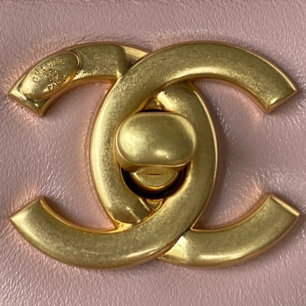 Trendy CHANEL FLAP BAG 470 - Image 3