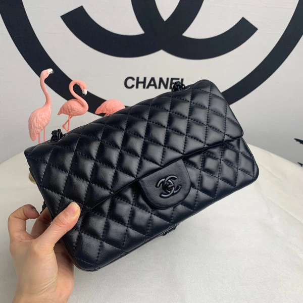 Comfortable CHANEL FLAP BAG 400 - Image 5