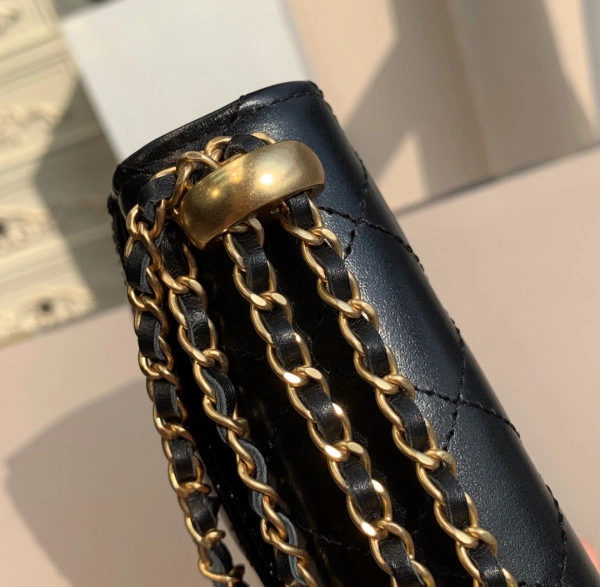 CHANEL PHONE HOLDER WITH CHAIN UrbanStyle 550 - Image 16