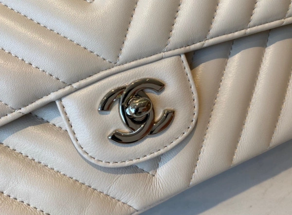 Trendy CHANEL FLAP BAG LAMBSKIN 627 - Image 4