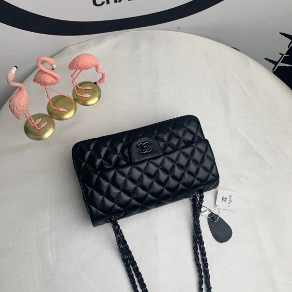 Comfortable CHANEL FLAP BAG 400 - Image 4
