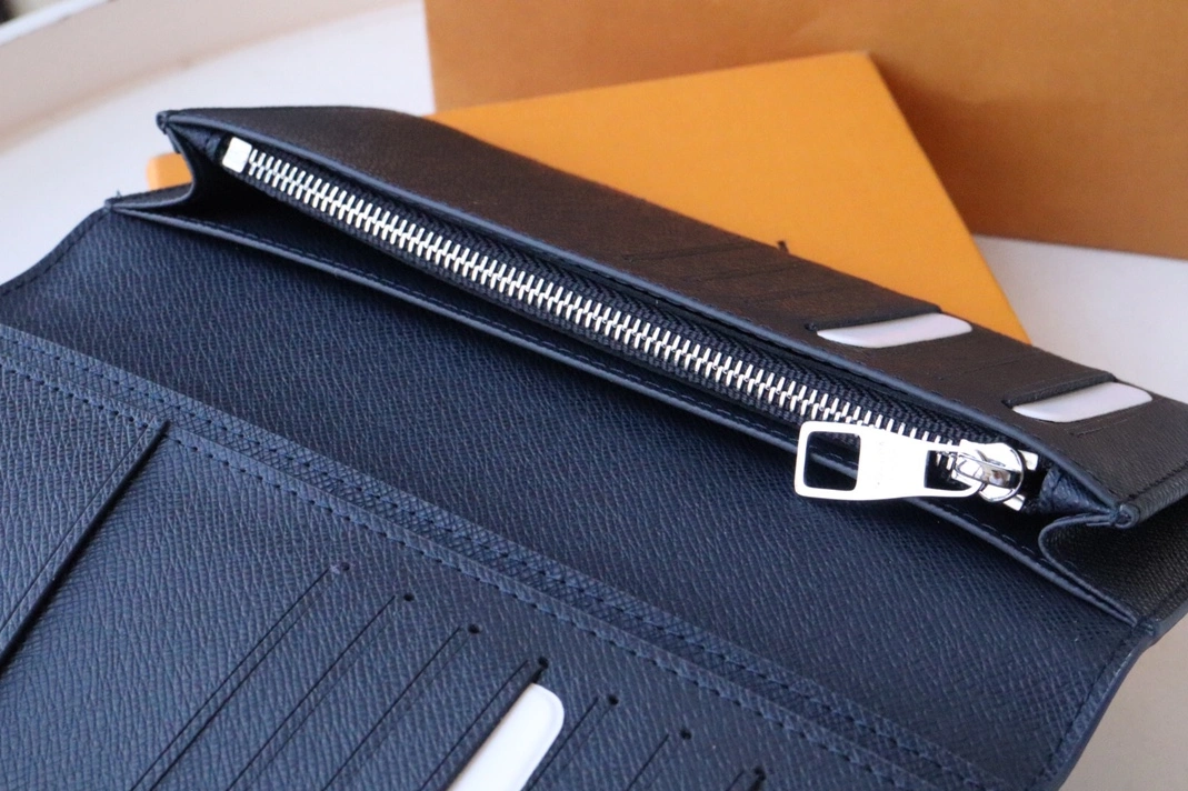 Affordable 4534 Louis Vuitton AAA Quality Card Case - Image 7