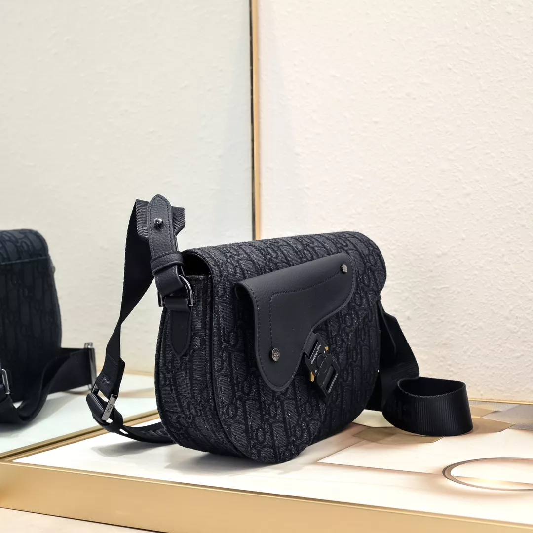 Affordable 5138 Christian Dior AAA Man Messenger Bags