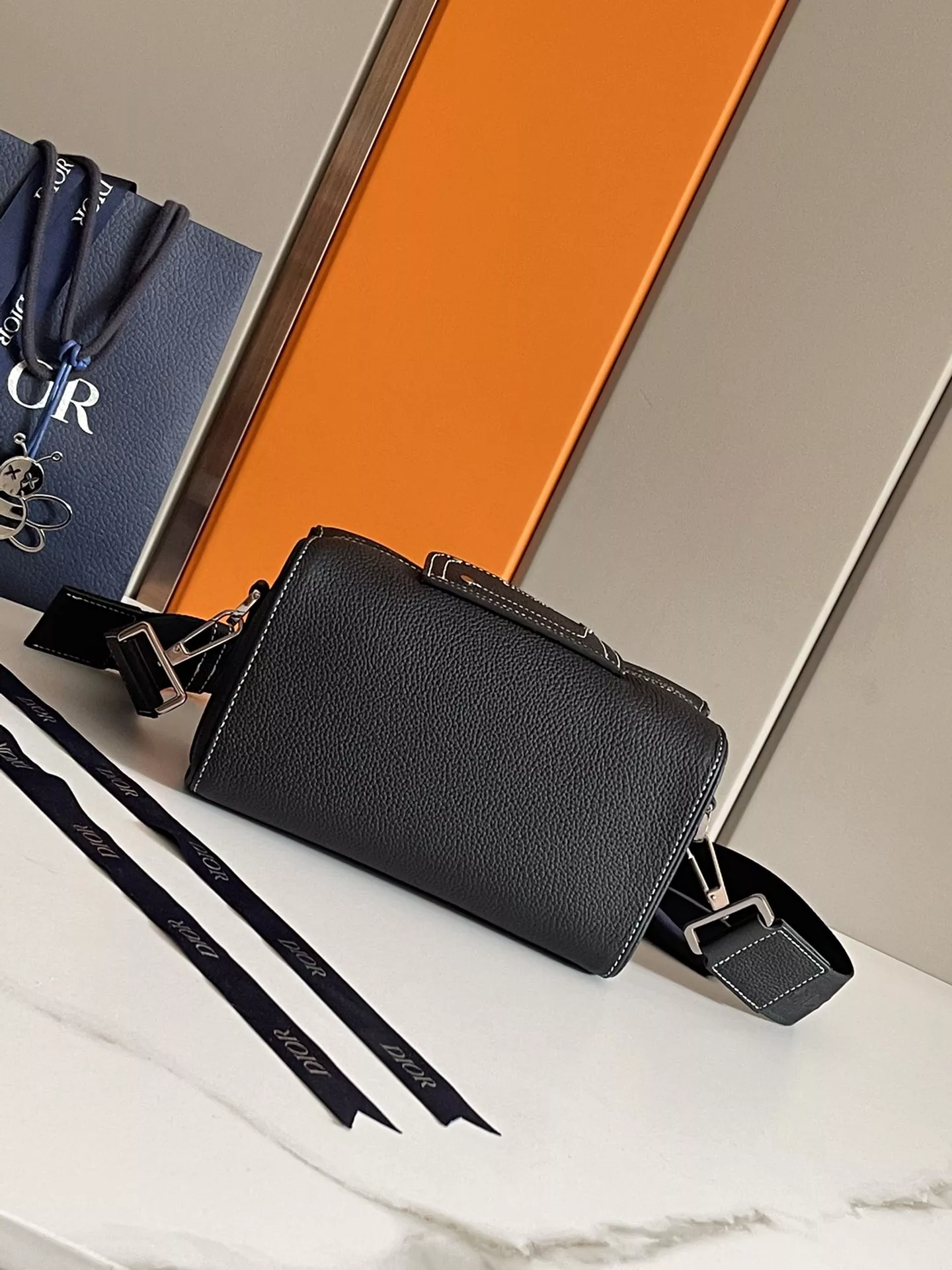 Affordable 6562 Christian Dior AAA Man Messenger Bags