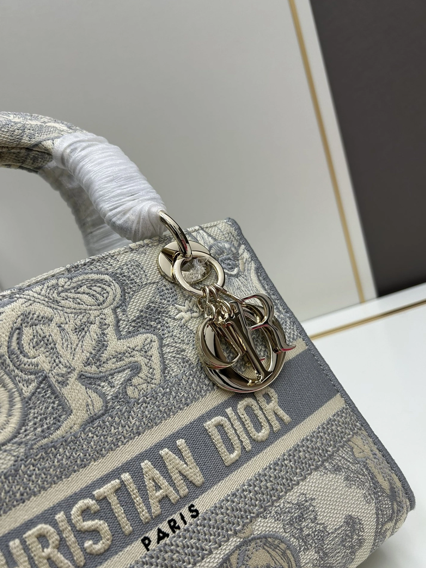 AllSeason 1232 Christian Dior AAA Quality Handbags For Women - Image 4