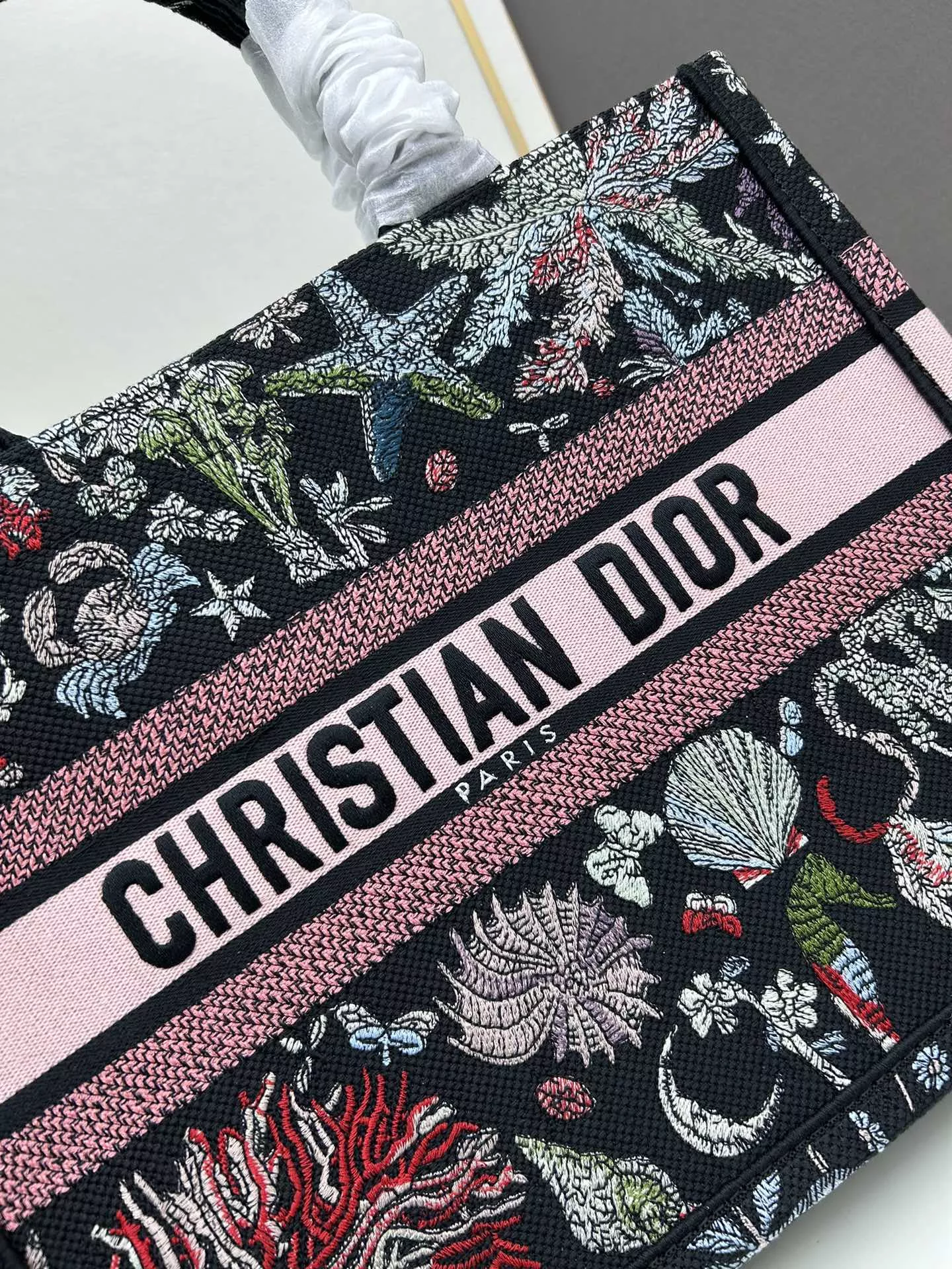 AllSeason 4956 Christian Dior AAA Quality Tote-Handbags For Women - Image 4