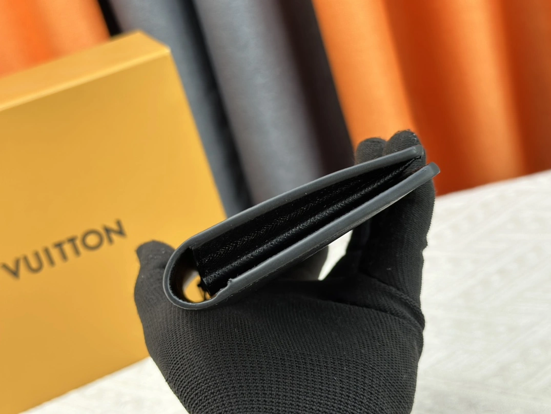 AllSeason 8132 Louis Vuitton LV Card Case For Unisex - Image 4