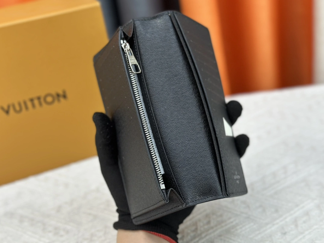 AllSeason 8132 Louis Vuitton LV Card Case For Unisex - Image 6