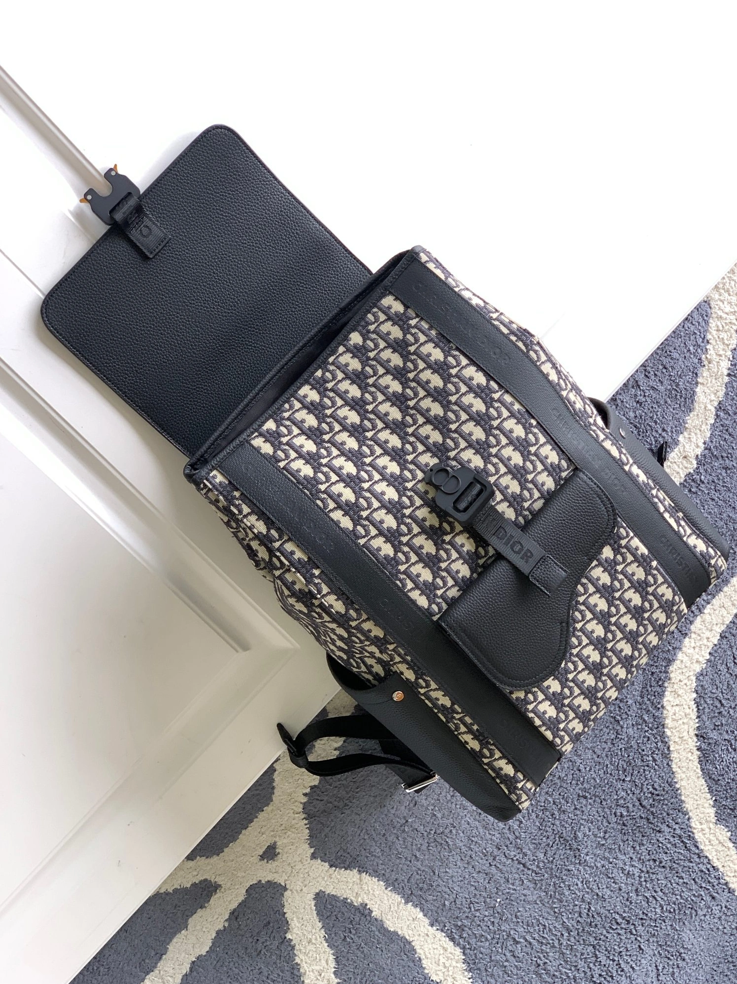 BestValue 9215 Christian Dior AAA Man Backpacks - Image 7