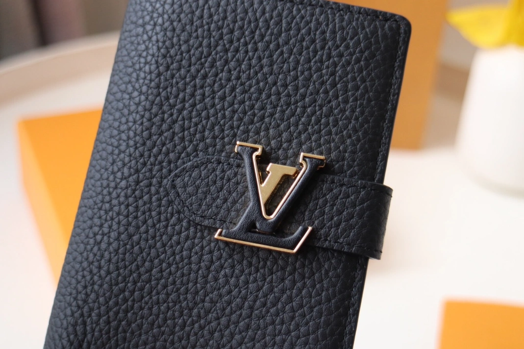 Bold 4336 Louis Vuitton AAA Quality Card Case - Image 3