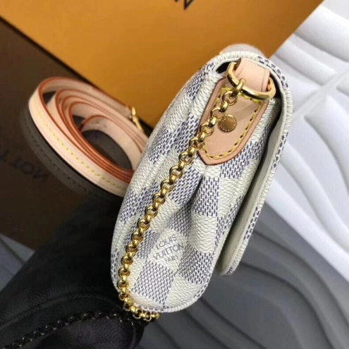 Bold 467 Louis Vuitton AAA Quality Messenger Bags - Image 3