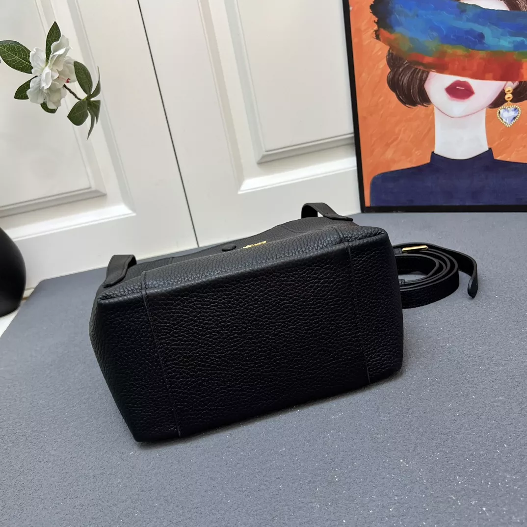 Bold 5361 Christian Dior AAA Quality Handbags For Women - Image 6