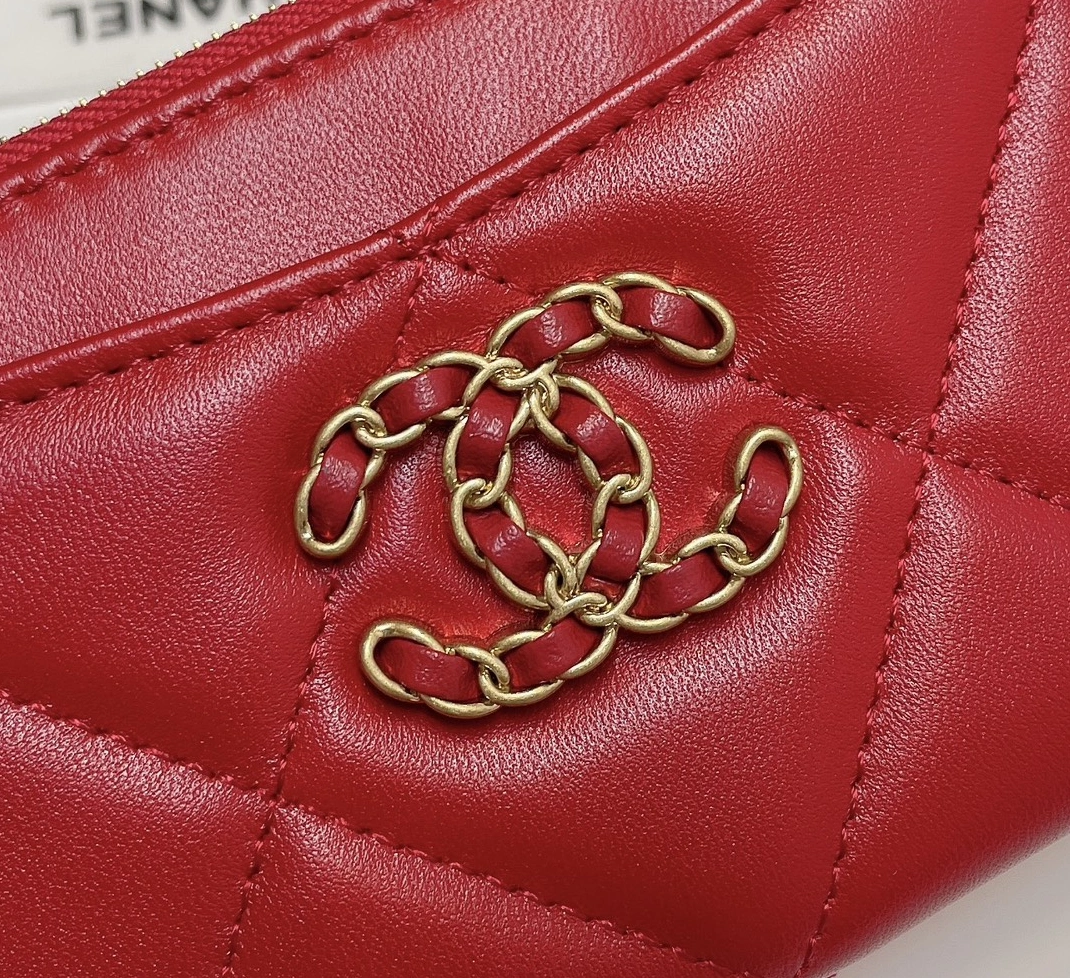 Bold 5625 Chanel Card Case - Image 6