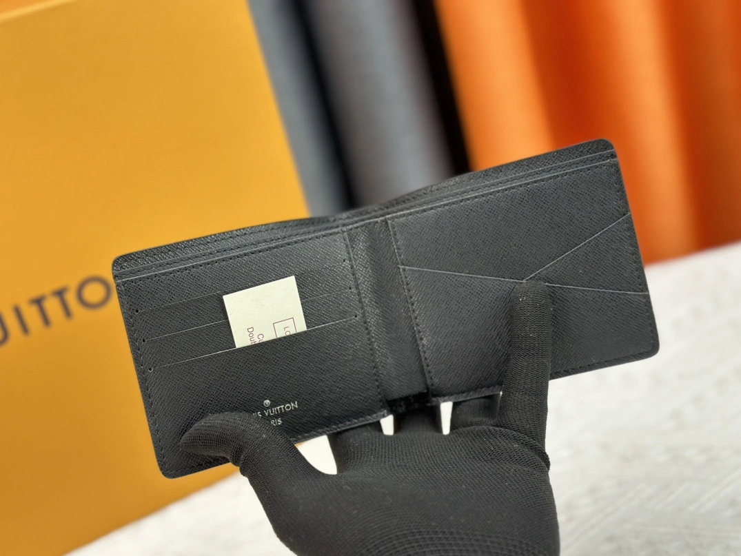 Breathable 388 Louis Vuitton LV Wallets - Image 6