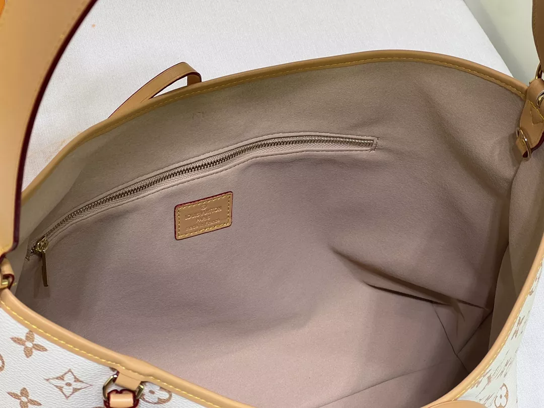 Breathable 4056 Louis Vuitton AAA Quality Shoulder Bags For Women - Image 8