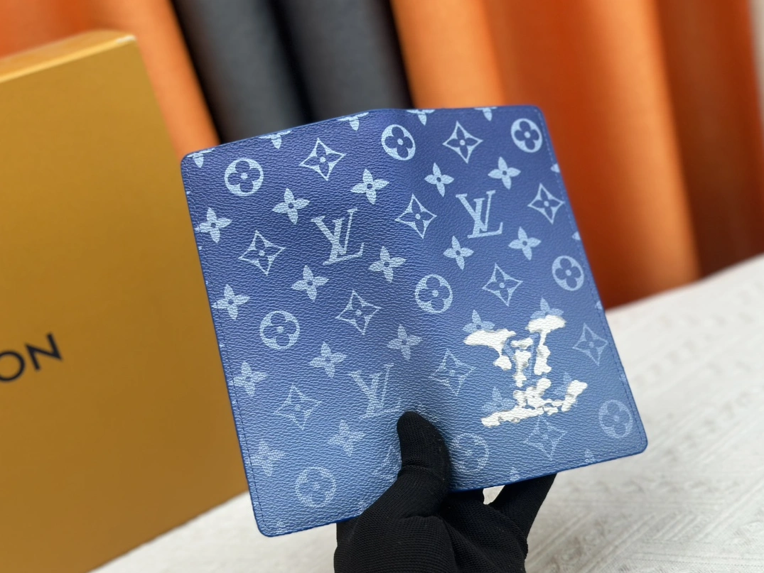 Breathable 9202 Louis Vuitton LV Card Case - Image 3