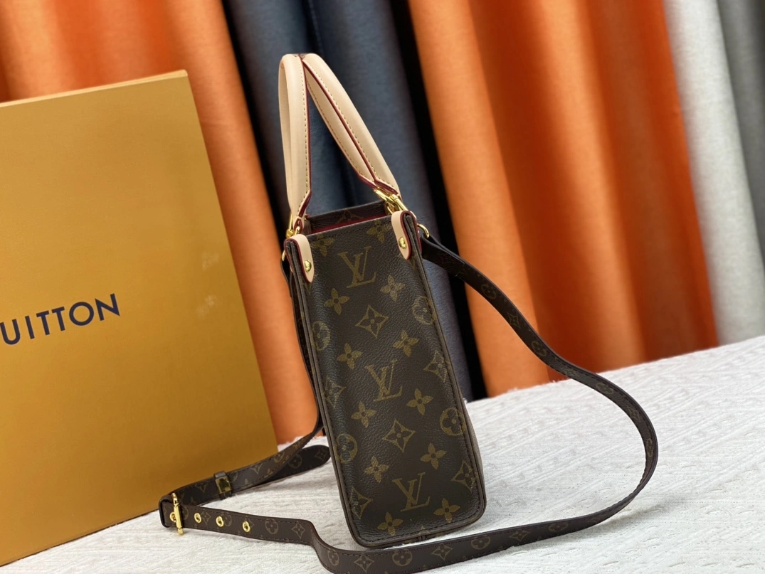 Breathable 9680 Louis Vuitton AAA Quality Handbags For Women - Image 3