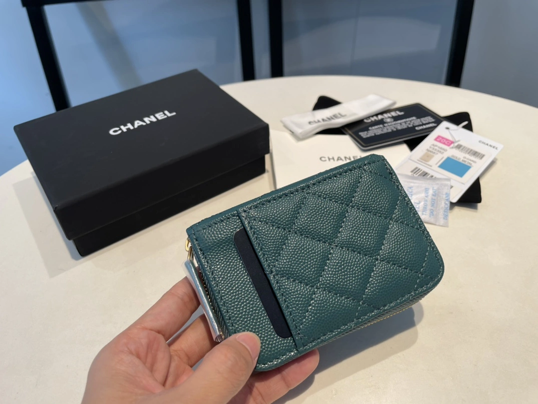 Chanel AAA Quality Card Case For Women Durable 5912