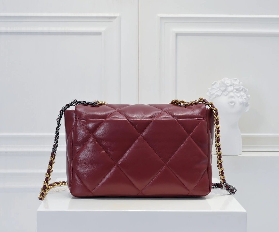 Chanel AAA Quality Messenger Bags Elegant 3982