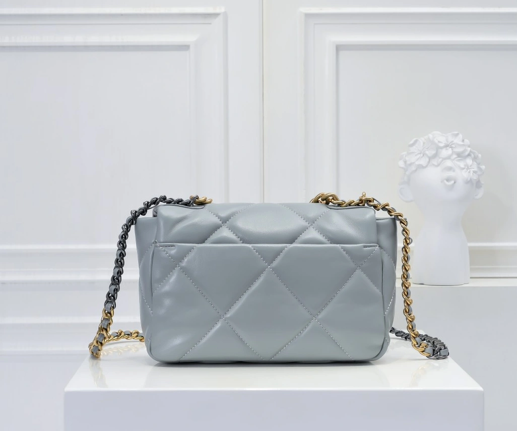 Chanel AAA Quality Messenger Bags For Women Comfortable 7693