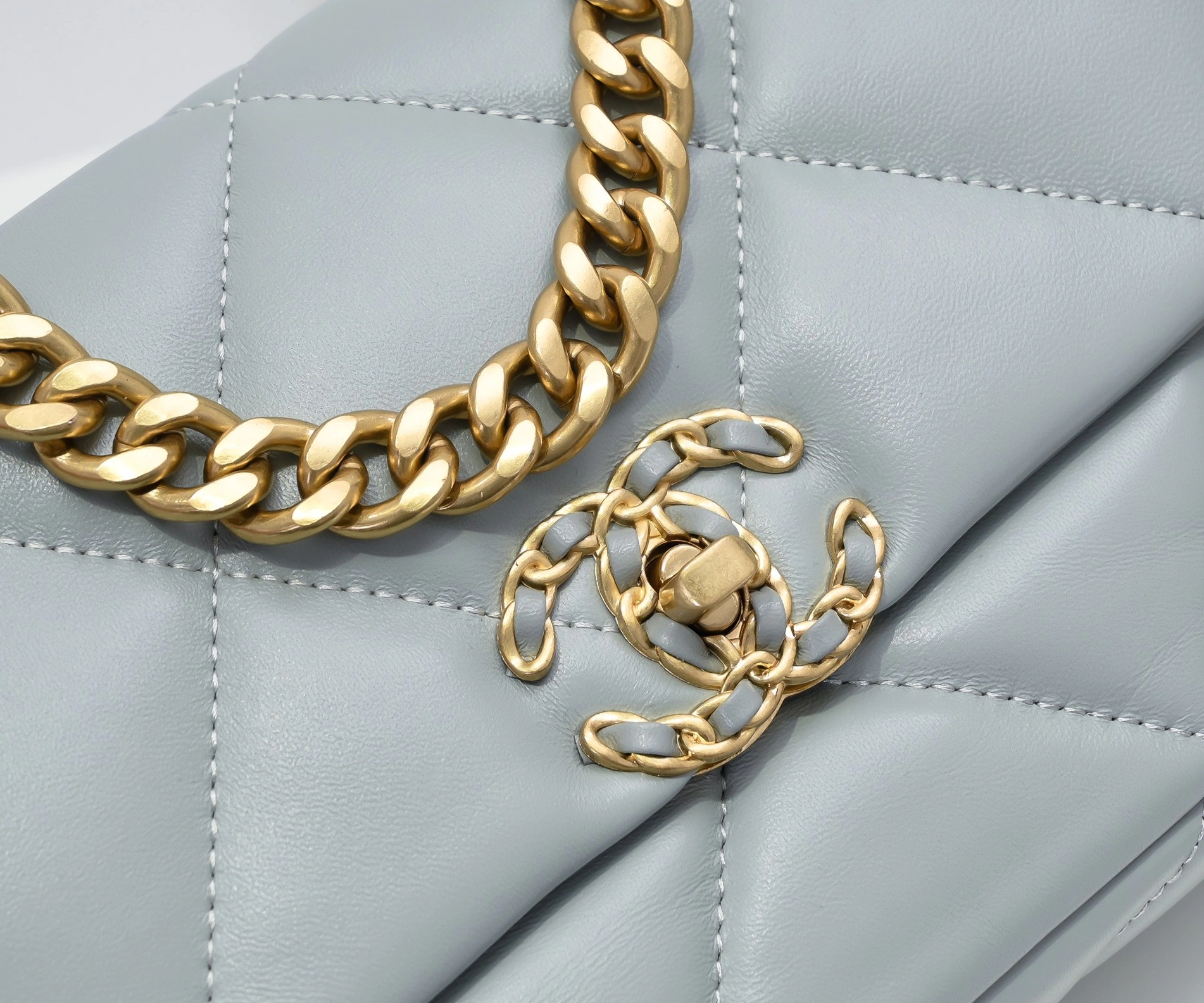 Chanel AAA Quality Messenger Bags For Women Comfortable 7693 - Image 4