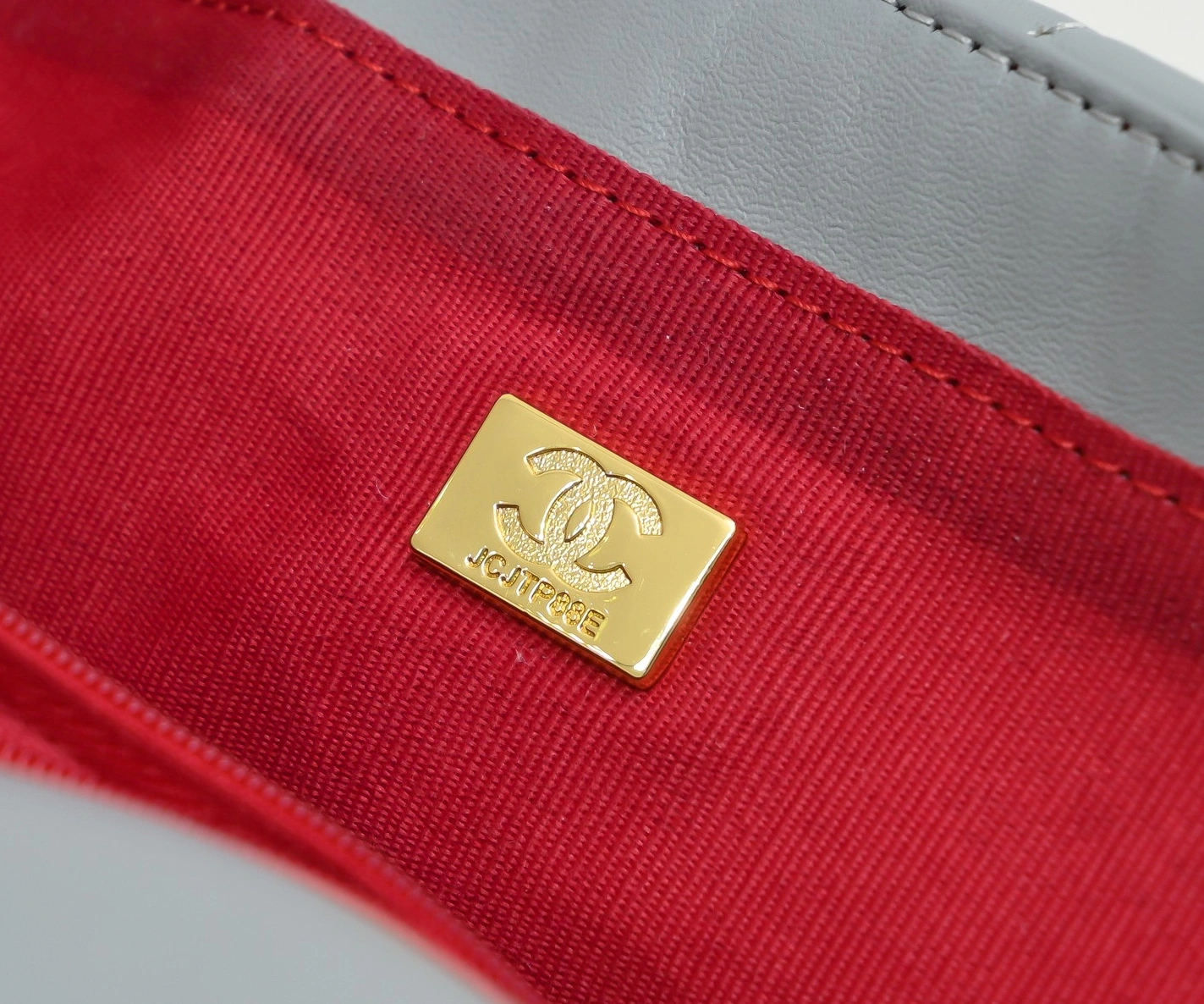 Chanel AAA Quality Messenger Bags For Women Comfortable 7693 - Image 8