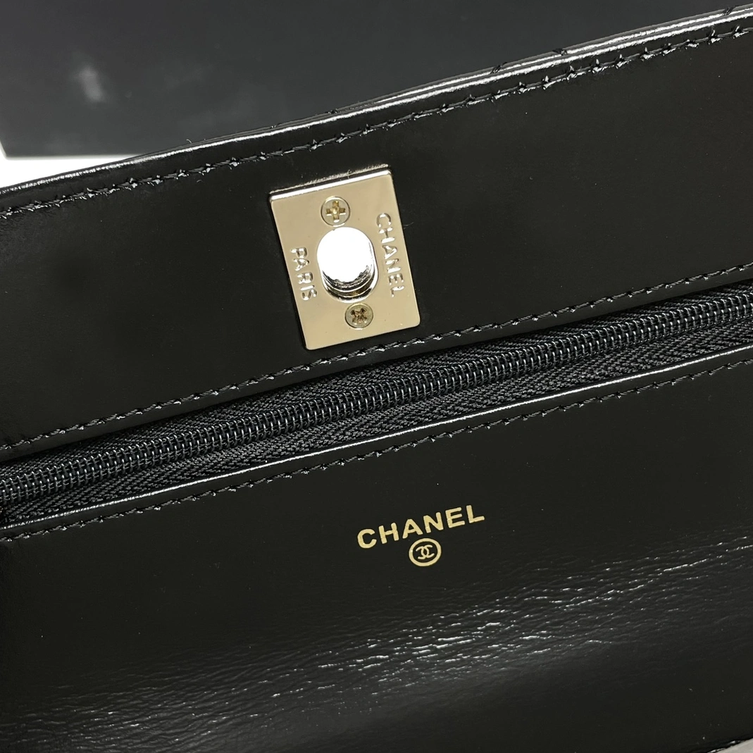 Chanel AAA Quality Messenger Bags For Women Lightweight 3771 - Image 7