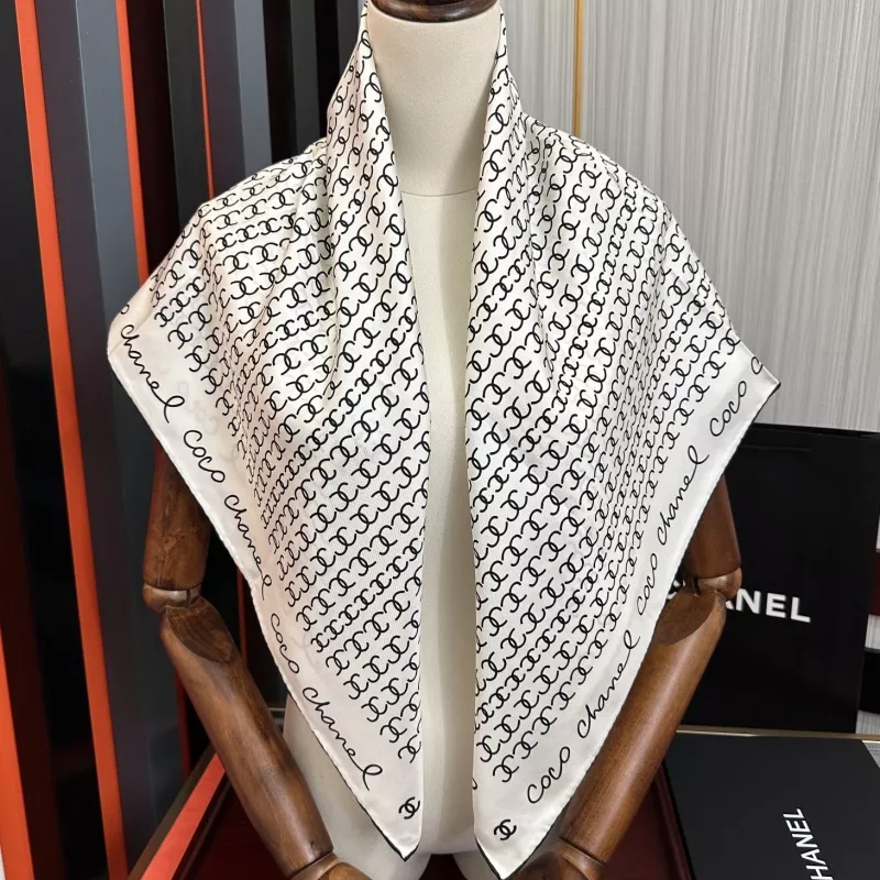 Chanel Silk Squares Unique 4040 - Image 6