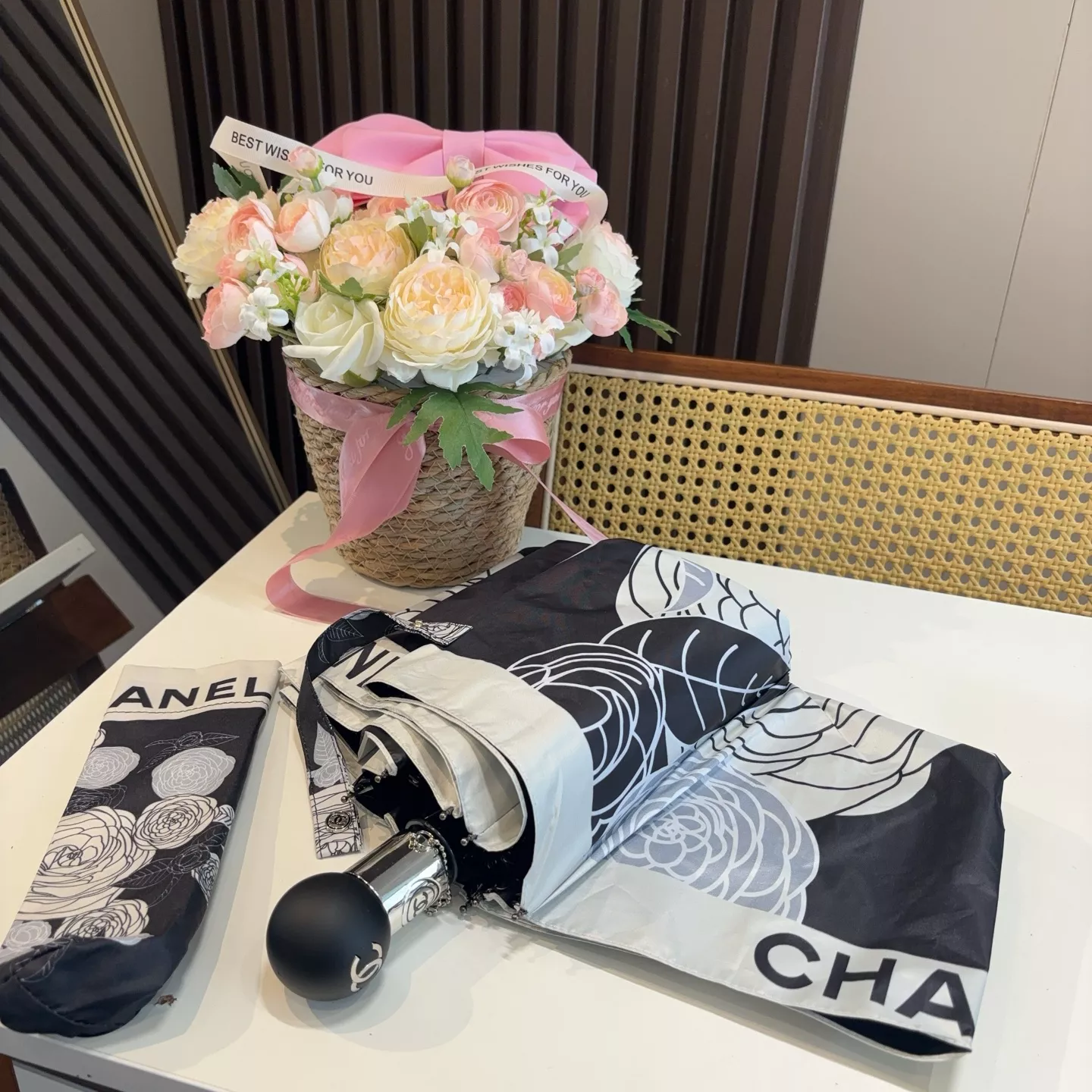 Chanel Umbrellas Compact 3154 - Image 3