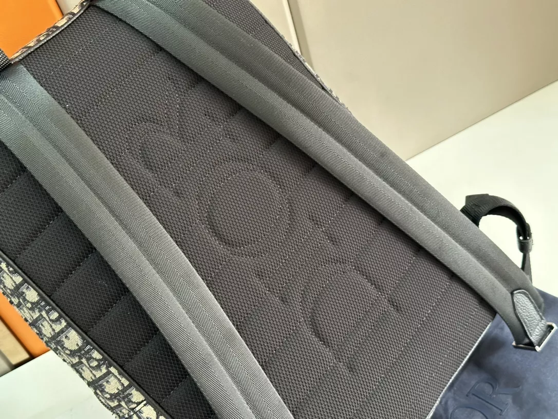 Christian Dior AAA Man Backpacks Elegant 8282 - Image 5