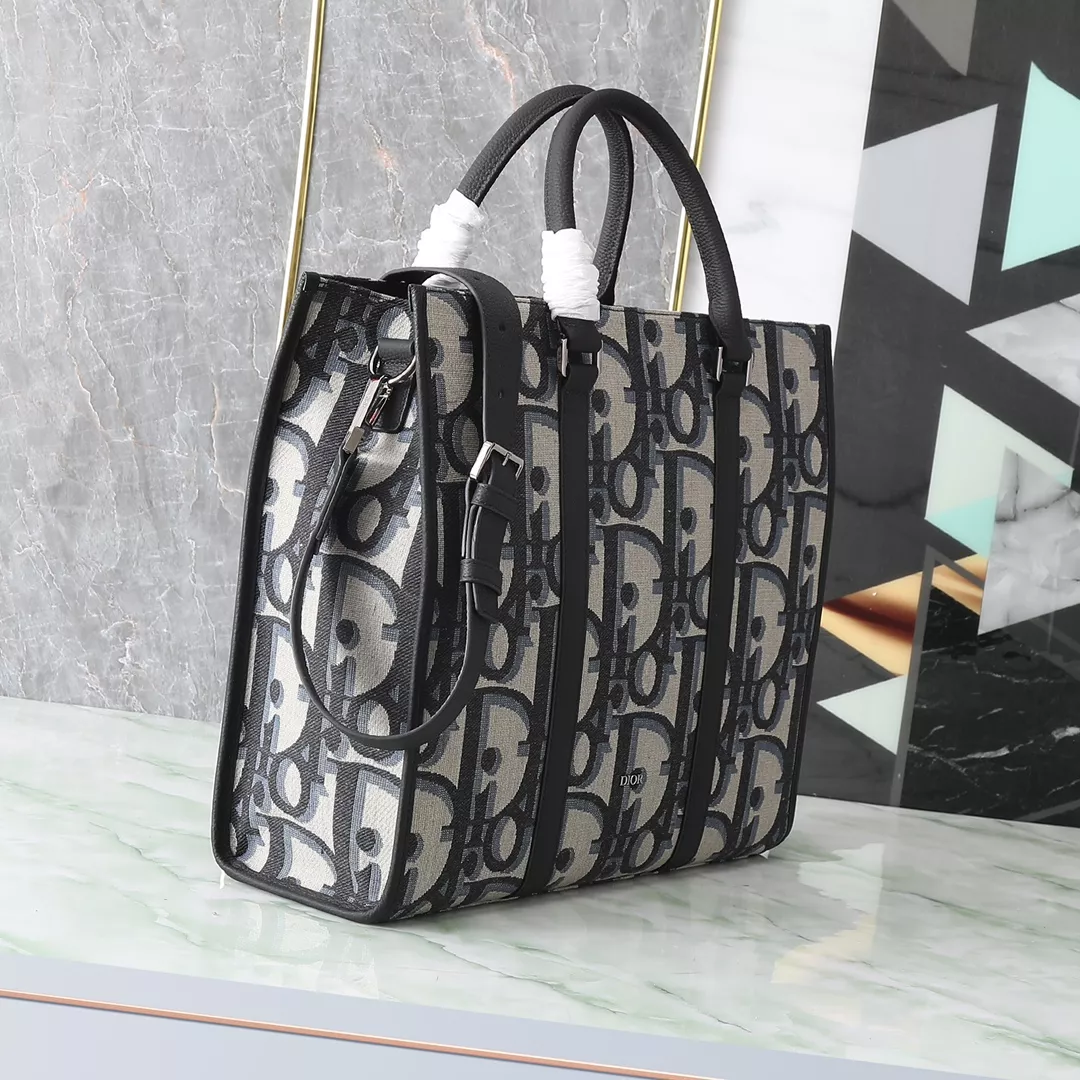 Christian Dior AAA Man Handbags Sleek 1481