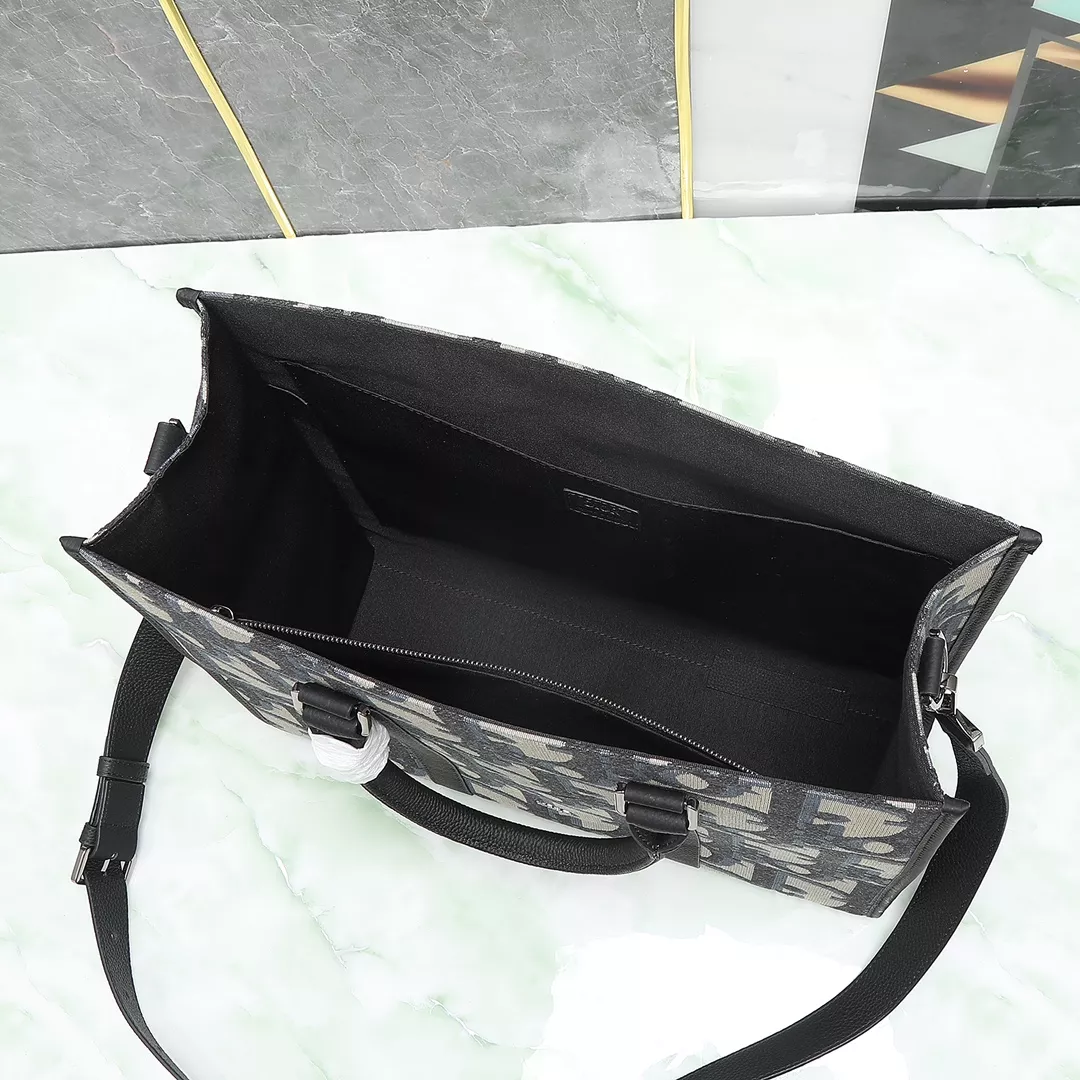 Christian Dior AAA Man Handbags Sleek 1481 - Image 6