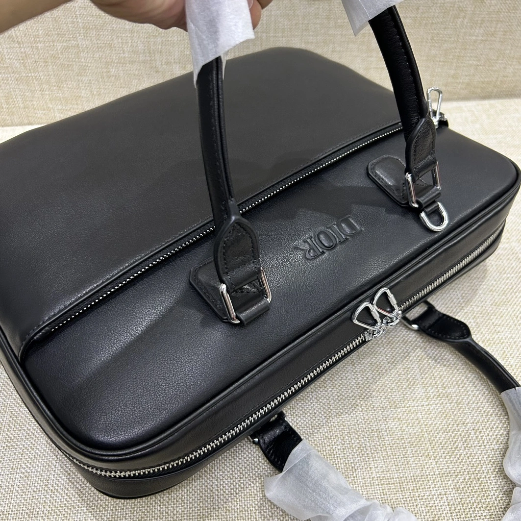 Christian Dior AAA Man Handbags Sophisticated 6526 - Image 5