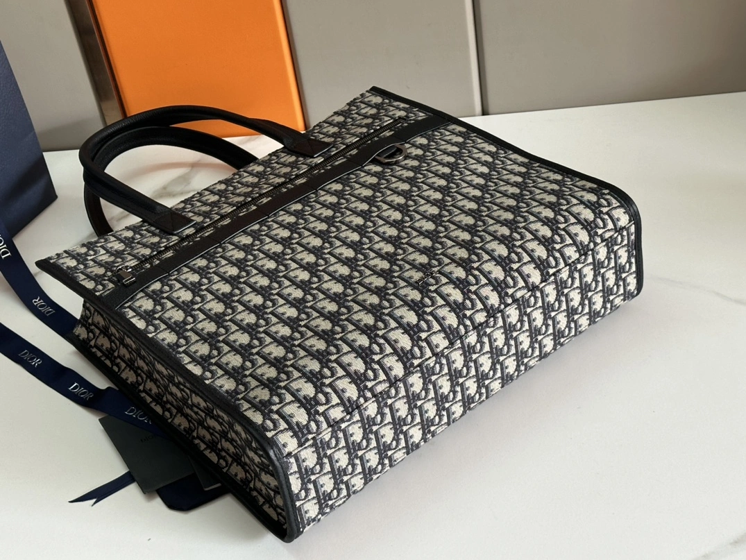 Christian Dior AAA Man Handbags TopPick 9172 - Image 4