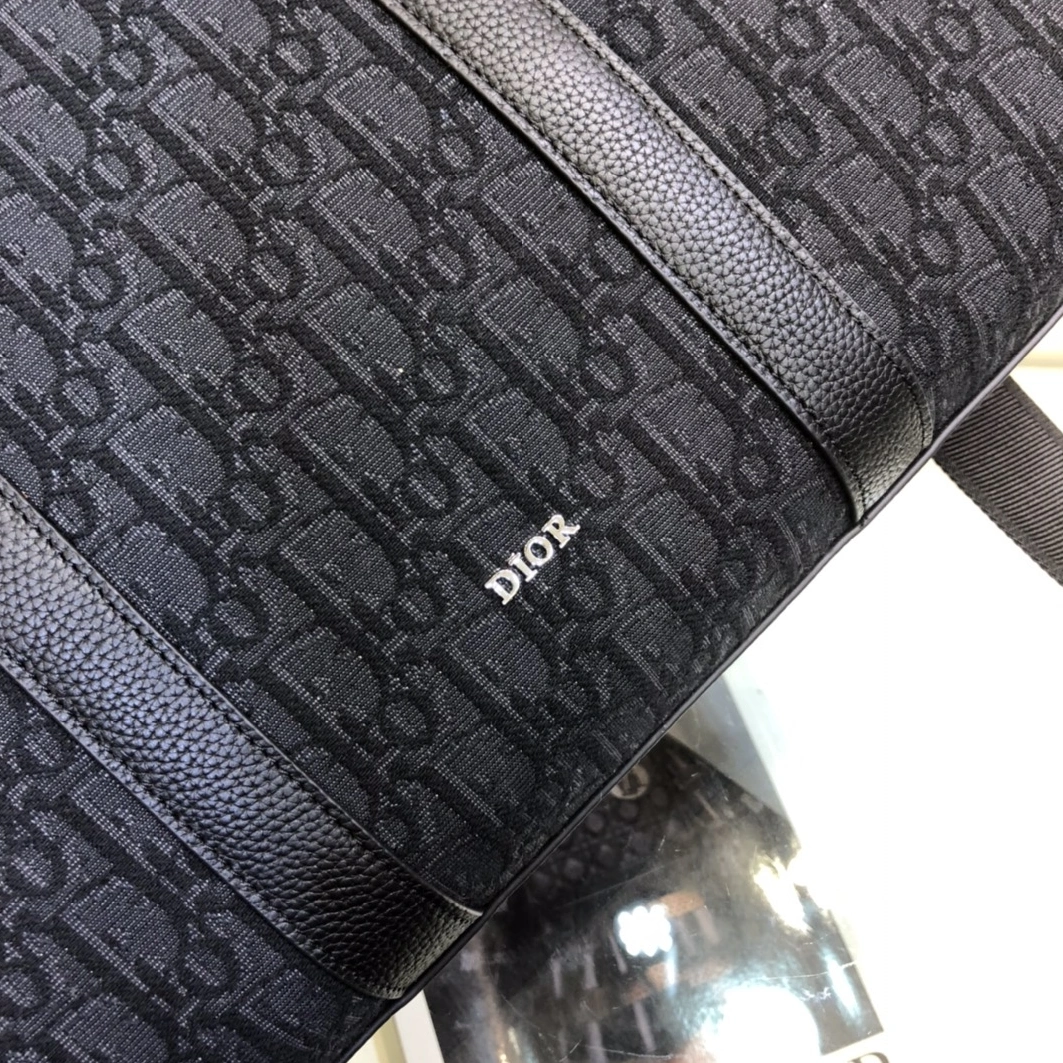 Christian Dior AAA Man Handbags Trendsetting 8396 - Image 6