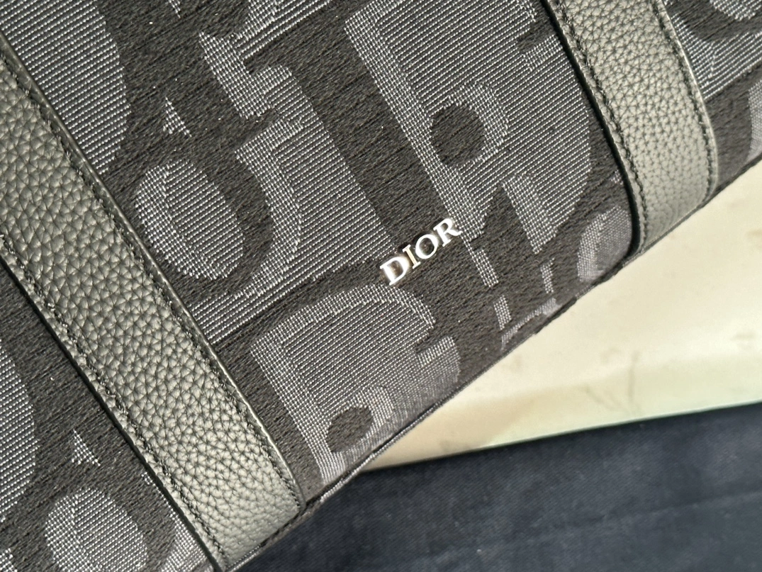 Christian Dior AAA Man Handbags WellDesigned 8681 - Image 5