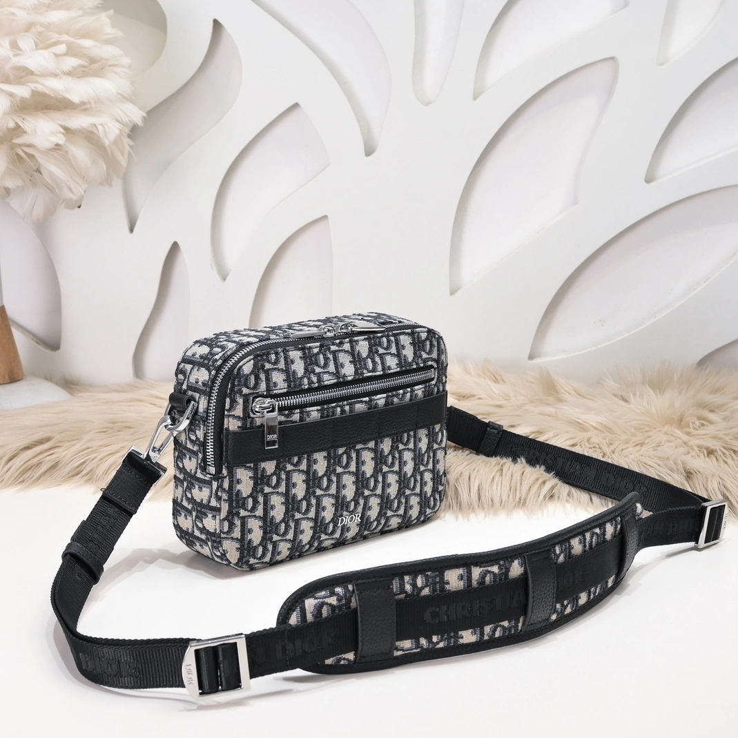 Christian Dior AAA Man Messenger Bags Durable 3705