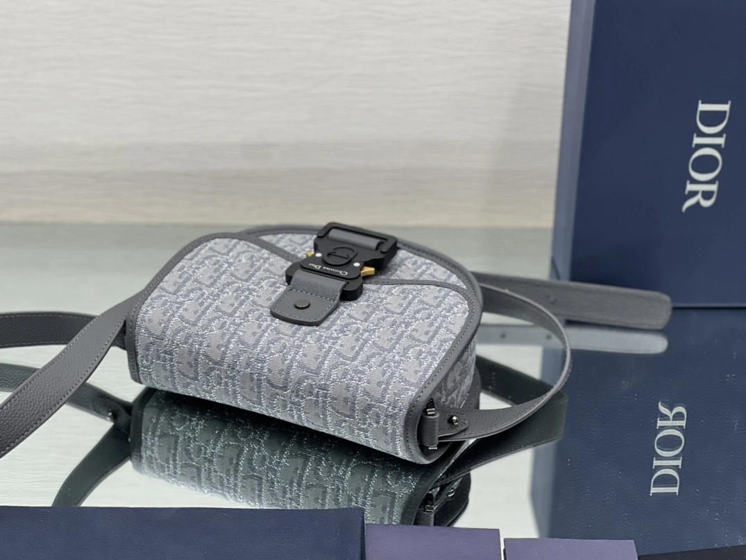 Christian Dior AAA Man Messenger Bags Modern 2336 - Image 3