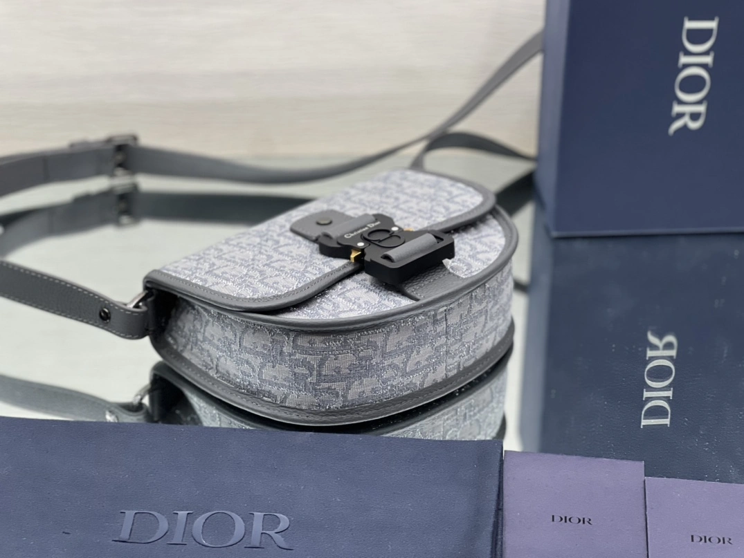 Christian Dior AAA Man Messenger Bags Modern 2336 - Image 4