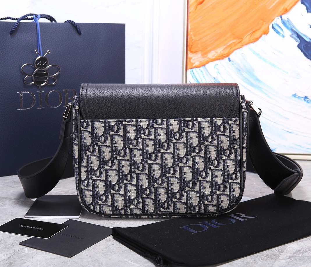 Christian Dior AAA Man Messenger Bags StreetReady 4561 - Image 3