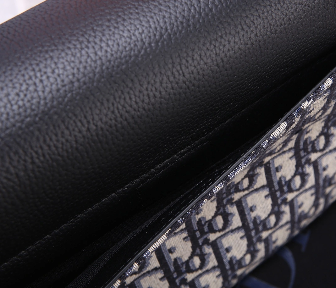 Christian Dior AAA Man Messenger Bags StreetReady 4561 - Image 6