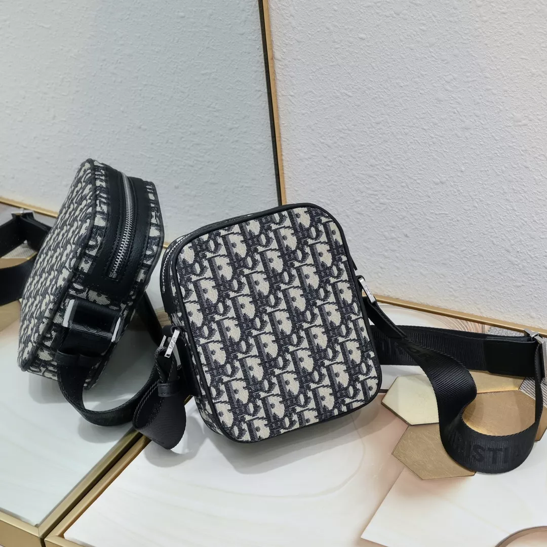 Christian Dior AAA Man Messenger Bags Trendsetting 3429 - Image 3
