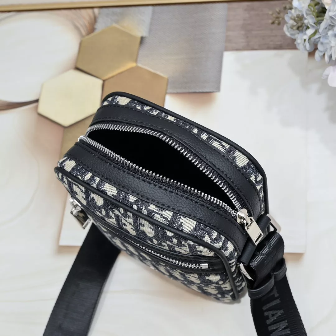 Christian Dior AAA Man Messenger Bags Trendsetting 3429 - Image 7