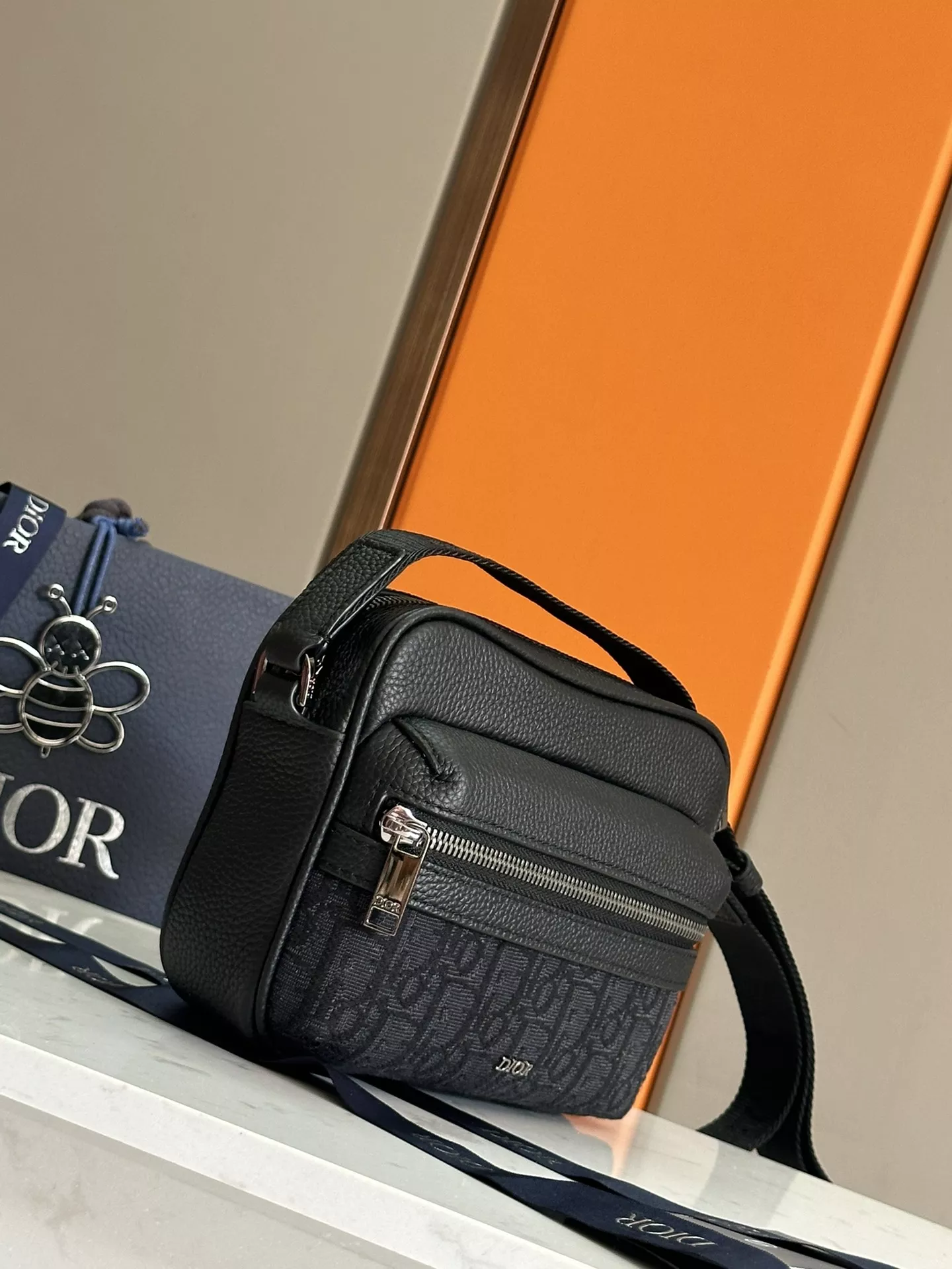 Christian Dior AAA Man Messenger Bags WellDesigned 5580